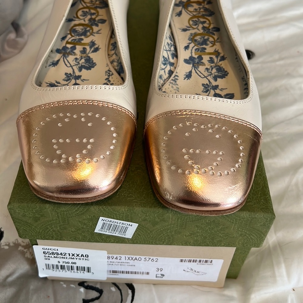 Gucci Flats worn once.